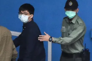 Hoàng Chi Phong bị biệt giam vì có vật lạ trong dạ dày