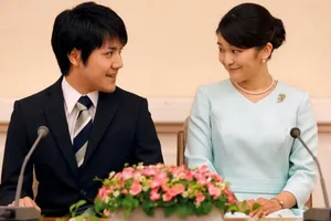 Vì sao lễ cưới của công chúa Nhật liên tục bị trì hoãn