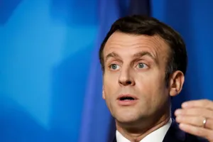 Tổng thống Pháp Emmanuel Macron nhiễm COVID-19