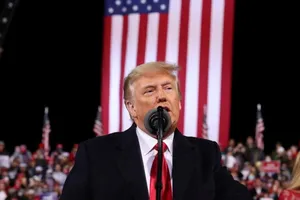 Hơn 1/3 người Mỹ tin có 'chính quyền ngầm' muốn loại ông Trump