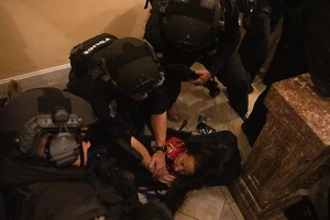 Bạo loạn ở tòa nhà Quốc hội Mỹ: 1 người bị bắn chết