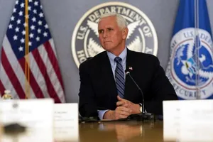 Ông Pence gọi điện chúc mừng bà Kamala Harris