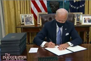Ông Biden ký loạt lệnh hành pháp xóa bỏ di sản của ông Trump