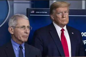Ông Fauci: Ông Trump may mắn thoát chết khi nhiễm COVID-19