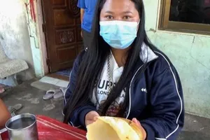 Đi ăn tối, cô gái vô tình phát hiện báu vật trong vỏ ốc