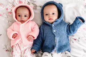 Mẹ mang thai 'siêu song sinh', 2 bé cách nhau 3 tuần