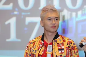 Hoài Linh thức đêm tư vấn MV cho ca sĩ trẻ Bảo Kun