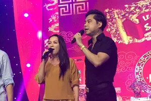 Phi Nhung, Ngọc Sơn hát Sầu tím thiệp hồng ngày giỗ tổ