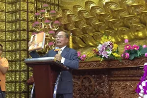  Sách ảnh đầu tiên về chùa Việt ở hải ngoại