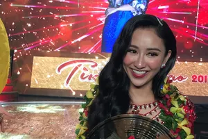 Trượt Hoa hậu trái đất, Hà Thu là quán quân Tình bolero