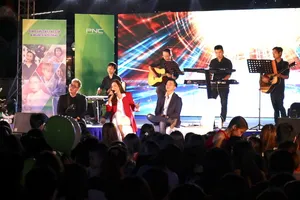 Đức Phúc, Hoàng Thuỳ Linh khuấy động hội sách Đà Nẵng