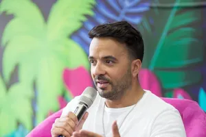 Cận cảnh 200 tấn thiết bị cho sân khấu Luis Fonsi diễn 