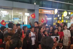 H'Hen Niê dùng tất cả tiền thưởng cho giáo dục, từ thiện