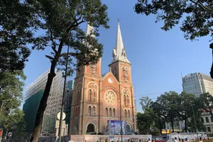 Ít nhất 2025 mới xong việc trùng tu nhà thờ Đức Bà