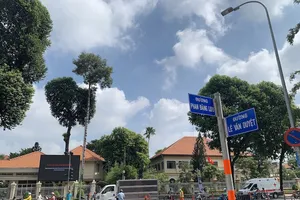 Đường Đinh Tiên Hoàng trước ngày đổi thành Lê Văn Duyệt