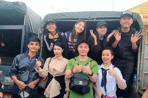 Những tấm lòng của người miền Trung dành cho đoàn cứu trợ