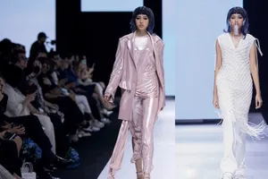 Tân hoa hậu Đỗ Thị Hà lần đầu catwalk