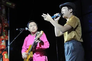 Nghệ sĩ dời lịch phát hành chia sẻ sự ra đi của NS Chí Tài