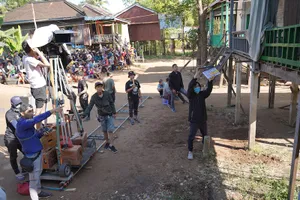 Lý Hải dựng hàng loạt nhà sàn trong làng Chăm rồi phá sập