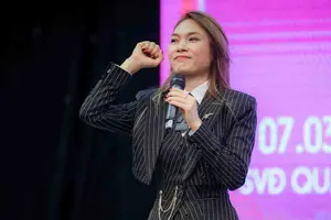 Mỹ Tâm bật khóc khi nhắc về hành trình 20 năm đi hát