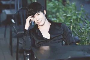 Nathan Lee bất ngờ livestream công bố sản phẩm âm nhạc