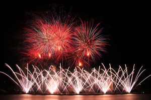 Đội Hồng Kông tái hiện điện ảnh thế giới bằng pháo hoa