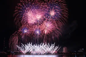 Thụy Điển kể về cây cầu, con sông bằng 3.500 quả pháo