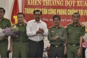 Thưởng nóng cho công an phá nhanh vụ giết chủ nợ, phi tang xác