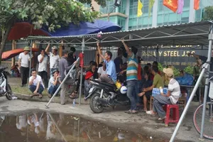 Đà Nẵng: Dân tiếp tục vây nhà máy thép ô nhiễm