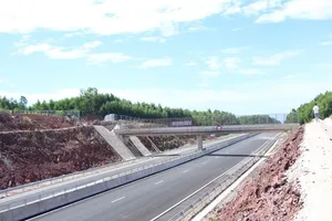 Quảng Ngãi: VEC chậm hoàn trả đường công vụ, dân bức xúc