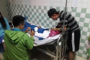 1 Việt kiều bị tạt axit, cắt gân chân