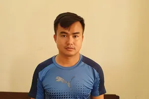 Nhận làm 'cò' sổ đỏ để lừa lấy 200 triệu đồng