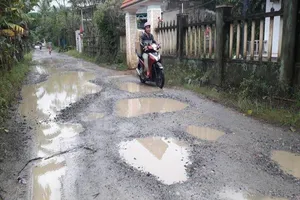 Hoàn trả đường công vụ thuộc cao tốc La Sơn – Túy Loan