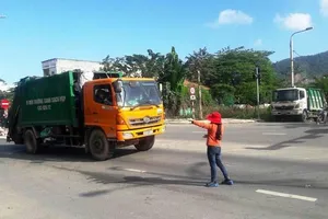 Người dân lại chặn xe rác, Chủ tịch Đà Nẵng chỉ đạo khẩn