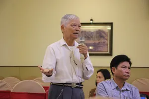 'Nhìn bờ biển Đà Nẵng thấy đau lòng'