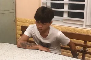 Hàng trăm viên ma túy sau rèm cửa khách sạn ở Đà Nẵng