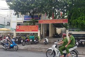 Đi điều chỉnh hộ tịch, bị cán bộ hộ tịch hành