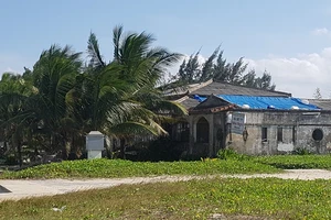 Quảng Nam: Sẽ cưỡng chế nhà nghỉ trên đất công cộng ven biển