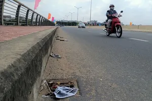 Đà Nẵng lo ngại khẩu trang y tế vứt bừa bãi đầy đường