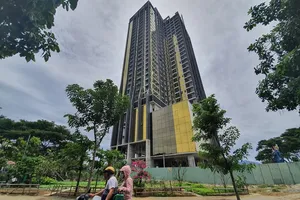 2 cao ốc gây nhức mắt đang thí nghiệm chống phản quang