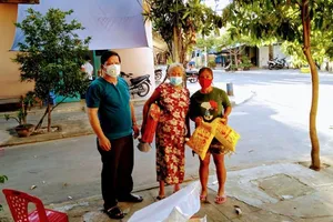 Đà Nẵng hỗ trợ gạo cho người dân gặp khó khăn vì COVID-19