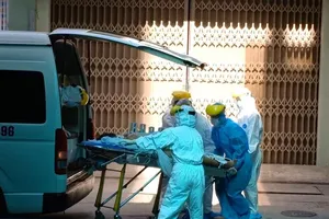 Bệnh nhân 1040 tử vong: Cách ly 1 thôn, hỏa táng thi thể