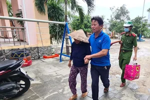 Dân Đà Nẵng lo lắng với bão số 13 đến mất ngủ