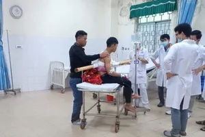 Nam thanh niên tại Quảng Ngãi bị cây keo đâm xuyên người