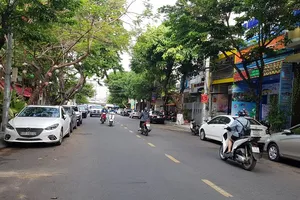 Đại biểu Đà Nẵng đề xuất có chỗ đỗ xe mới được mua ô tô