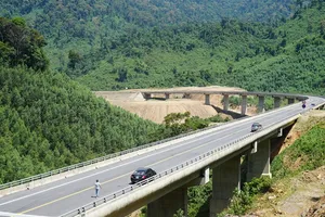 Cao tốc La Sơn – Túy Loan hơn 77 km chờ nghiệm thu thông xe