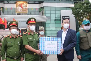 Chủ tịch Đà Nẵng chúc Tết các lực lượng công an đêm giao thừa