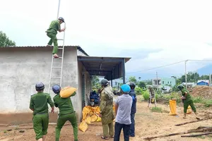 Đà Nẵng sơ tán dân trước 14 giờ, không ra đường sau 20 giờ ngày 27-9