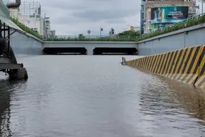 Hầm chui 118 tỉ đồng tại Đà Nẵng vẫn chìm trong biển nước