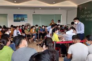 Nửa đêm đi xếp hàng mua nhà ở xã hội tại Đà Nẵng